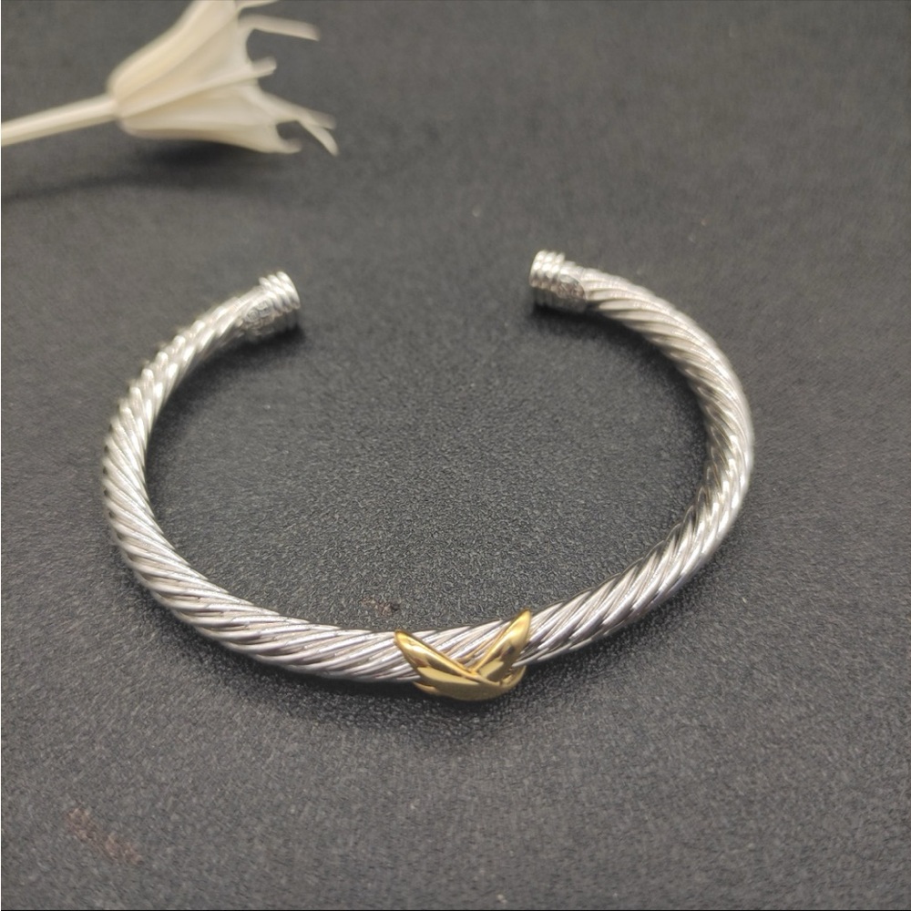 David Yurman Silver Cable Bracelet with Gold Accent 5mm - Picture 4 of 7